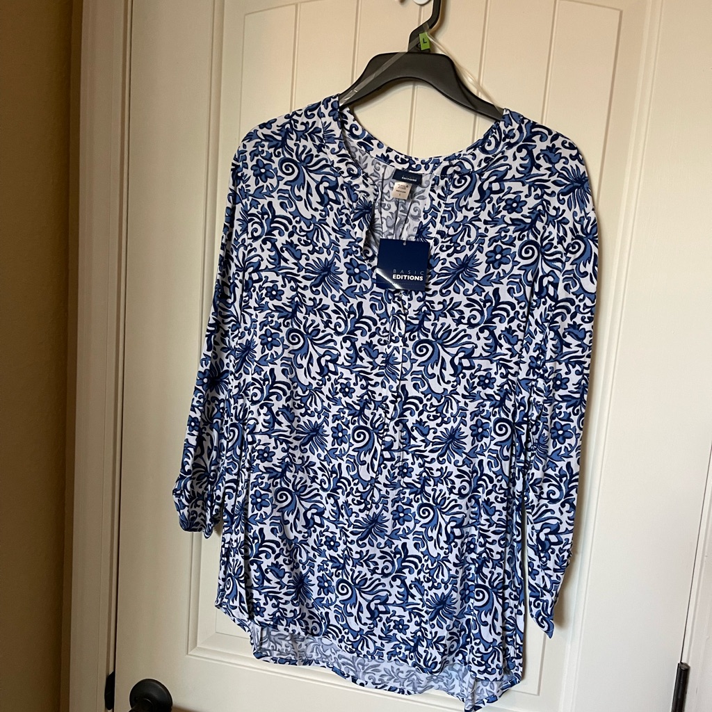 Basic Editions Blouse. Nwt